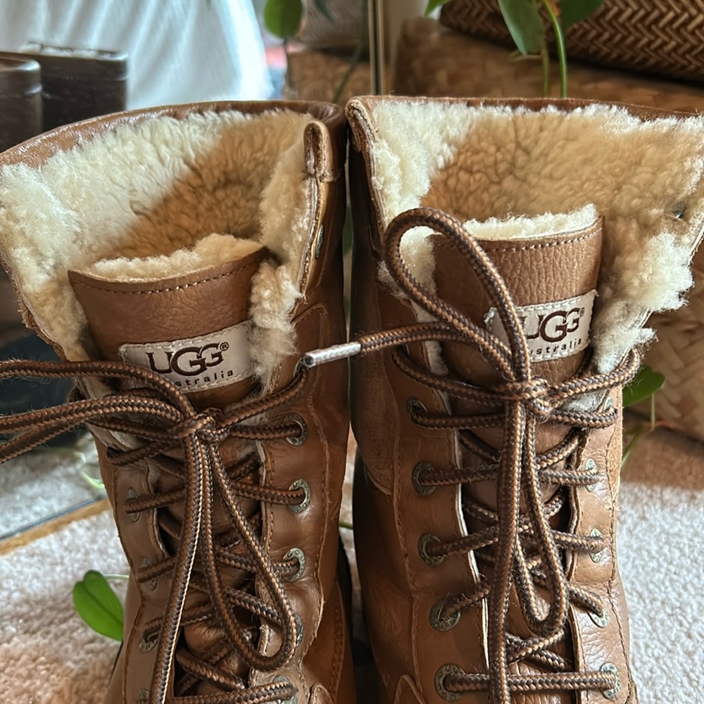 UGG | Adirondack II | Brown leather Weatherproof boots | Vibram Rubber